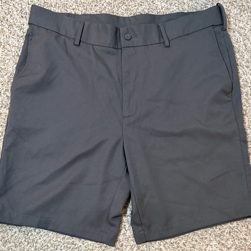 Grand Slam Men's Flat-Front Shorts in Black